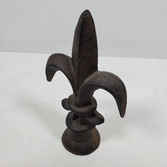 Vintage Fleur de Lis Shelf Finial 6 Inch Pointy Cast Iron - Picture 3 of 5